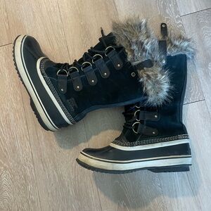 Sorel Black and Cream Winter Boots with Faux Fur